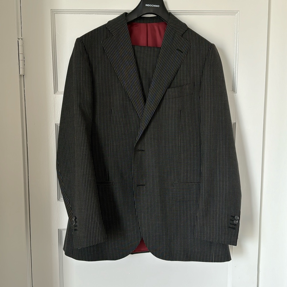 Suit supply charcoal pinstripe suit 42 regular